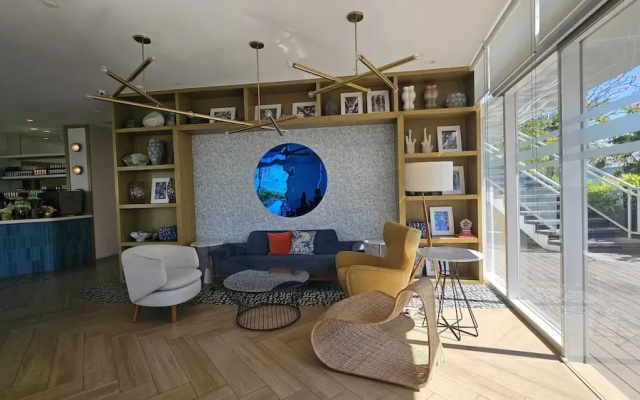 OYO 1143 The Emgrand Azure North