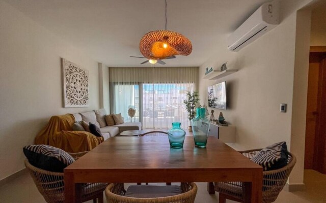 Incredibly Beautiful Condo Just Steps to the Beach