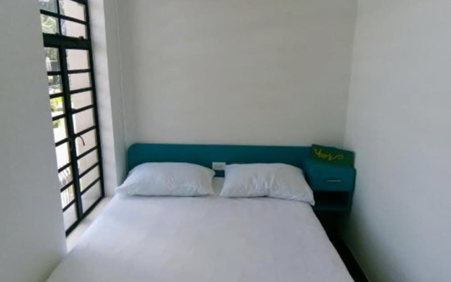 Media Luna Hostel Bogota