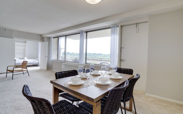 Prime Location Apartment at Crystal City