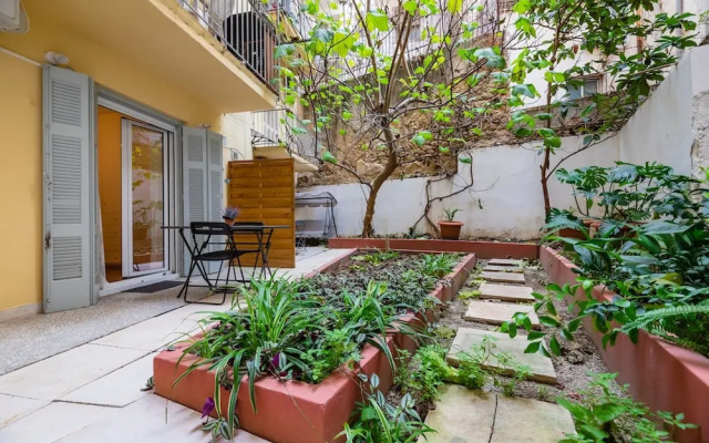 Quiet Apartment With a Garden at Exarcheia