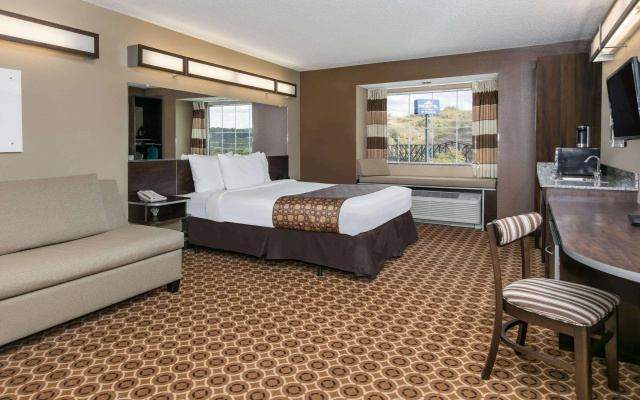Sleep Inn & Suites Steubenville at the University