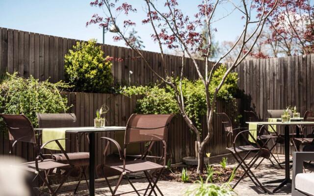 La Paula Apartments & Suites