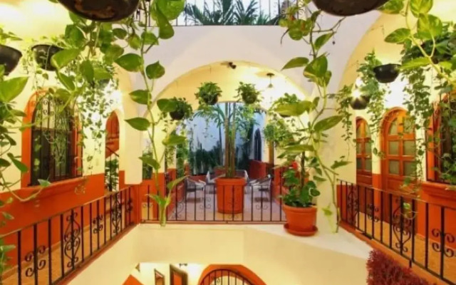 El Patio Hotel & Suite