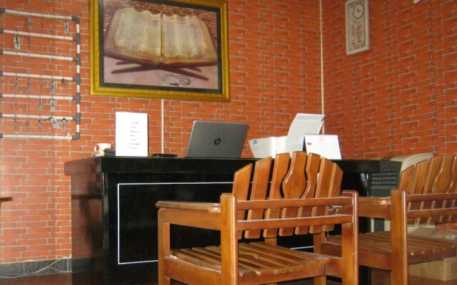 AQILAKOST n CAFE Gadog Puncak