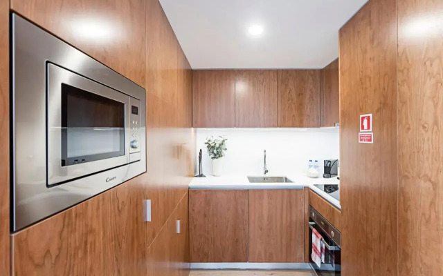 Superb Flat w/ Balcony and AC by LovelyStay
