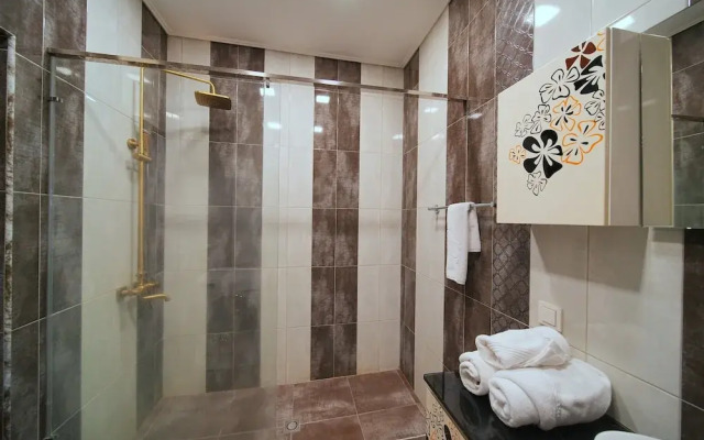 Elegant Suite by Sweet Home