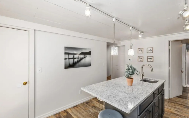 Hummingbird - One Bedroom Apartment, Sleeps 2