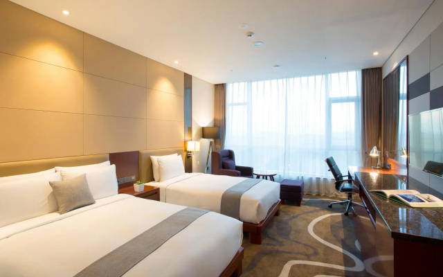 Isquare Hotel