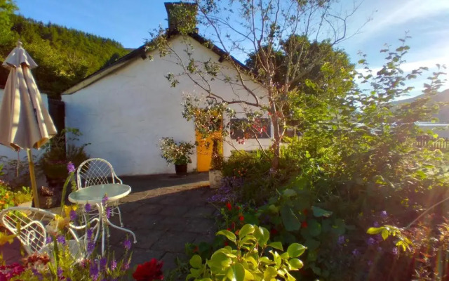 Pen-Y-Bont Hotel