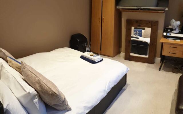 Beautiful Rooms Near Excel Center