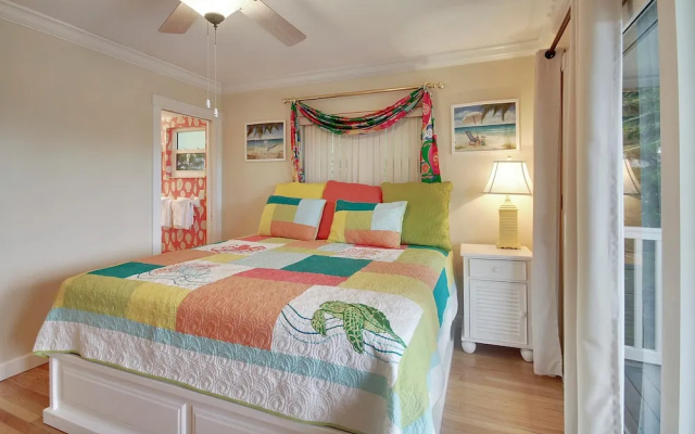 Sunset Villas 4 Awesome Views/2 Balconies/pool/deck/bbq!
