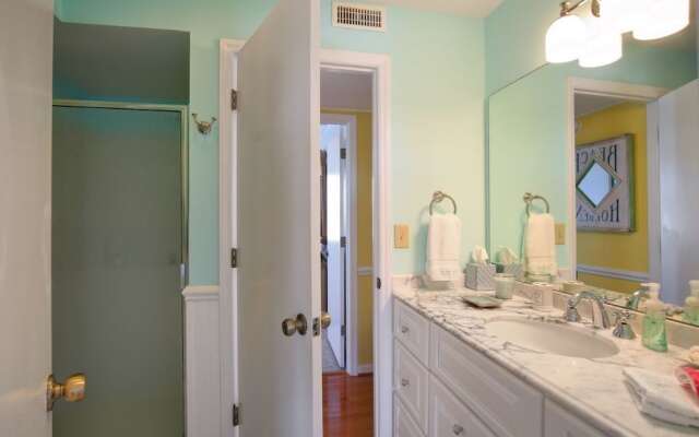 Holden Jeanie 4 Bedroom Home by RedAwning