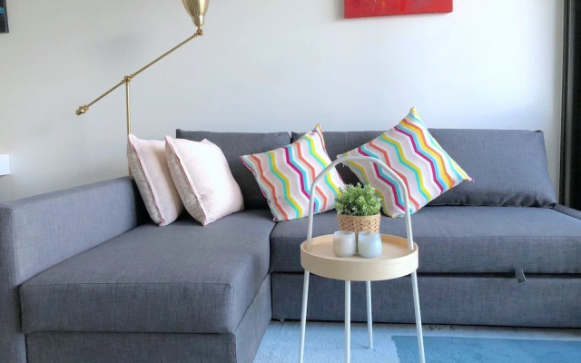 Pride Docklands Waterfront Apartment City View