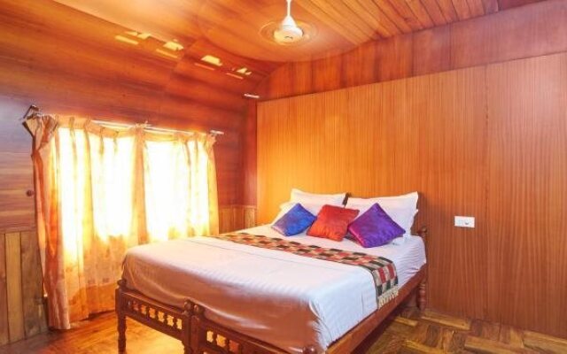 Abad Premium House Boat