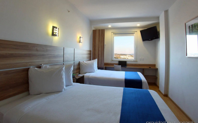 One Guadalajara Periferico Norte