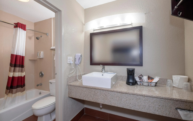 Red Roof inn Plus