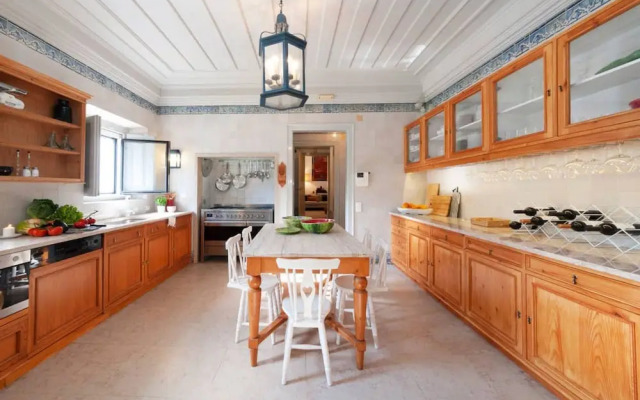 Manor House in Azeit o