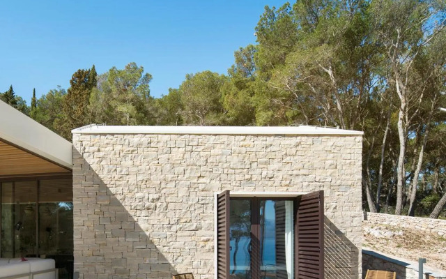 Vale Residence - exclusive & private property by the sea