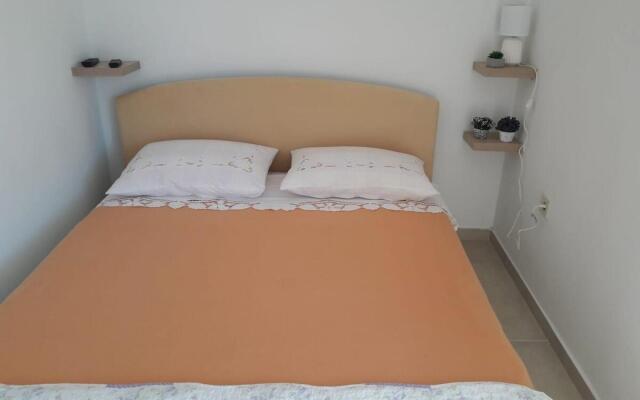 Holiday house Nadi - cosy & quiet: Milna (Brac), Island Brac