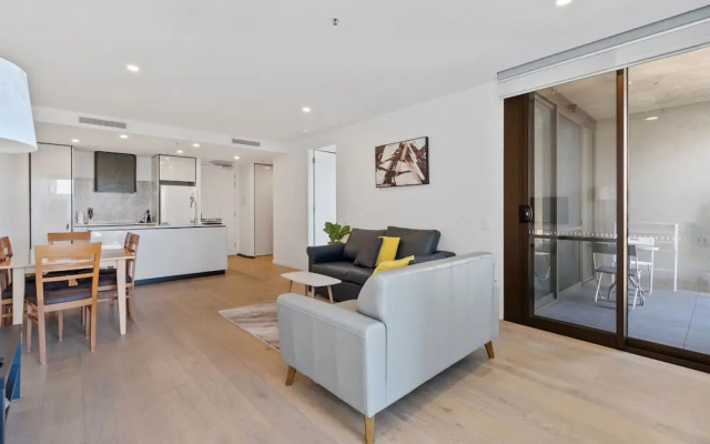 Sleek 1-bed Canberra Flat With Gym & Sauna Access – Guest Rooms – Canberra