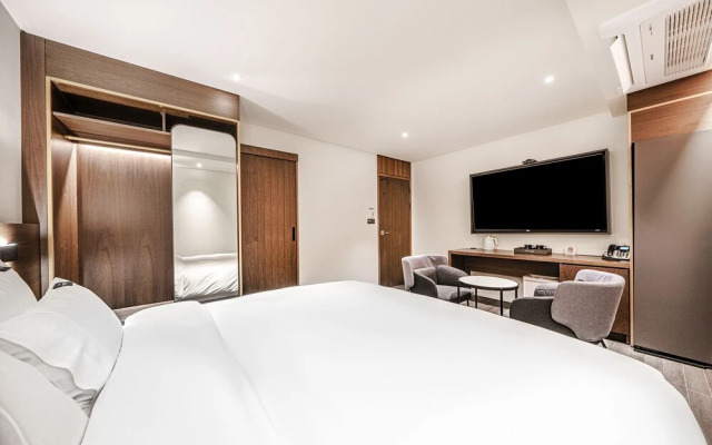 Yaja Hotel Peace Square branch