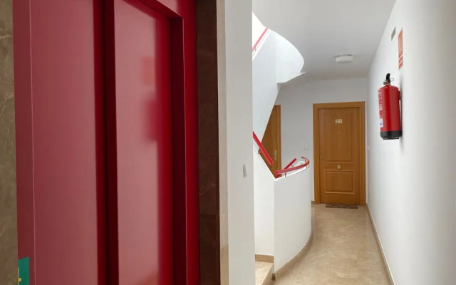 3bed Penthouse With Large Terrace & Sea View