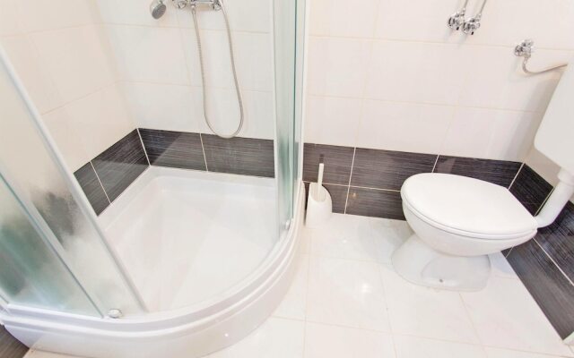 Amazing Home in Klimno With Wifi and 5 Bedrooms