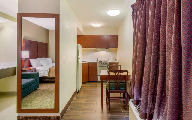 Quality Inn & Suites Olde Town