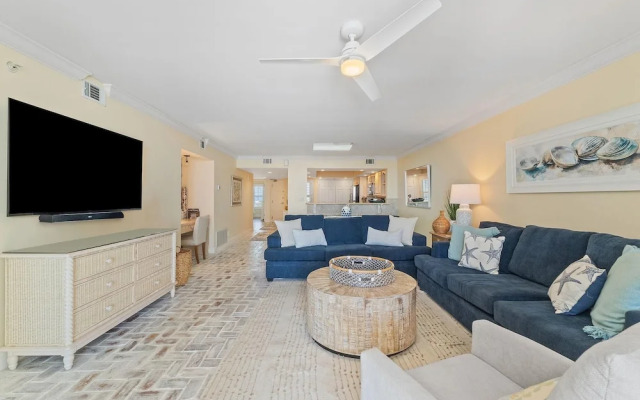 Seaspray East 825-gulf Front