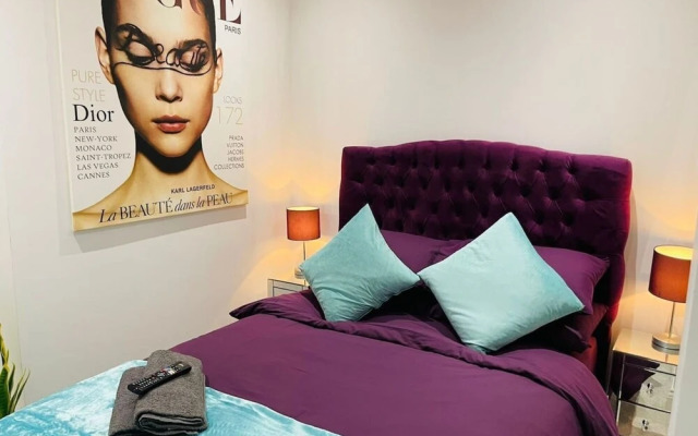 Stylish Salt Hill 2 Bed 1 Bath Apartment