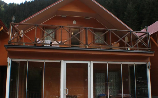 Ada Bungalow Hotel