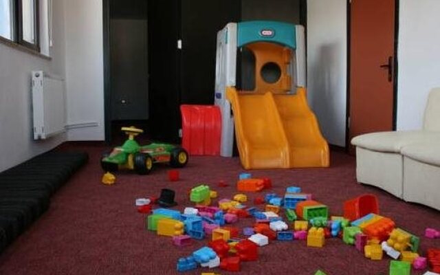 Uslan Hotel