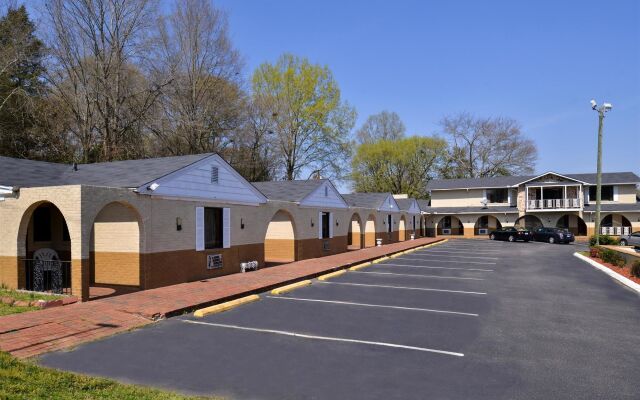 Loyalty Inn Rockingham