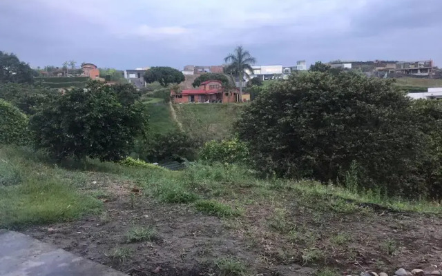 amplias zonas verdes, tranquilidad, seguridad 24/7