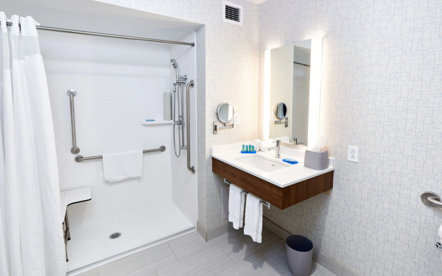 Holiday Inn Express Hotel & Suites Airport Dieppe by IHG