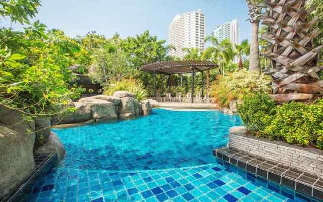 Riviera Wongamat Condo By Favstay