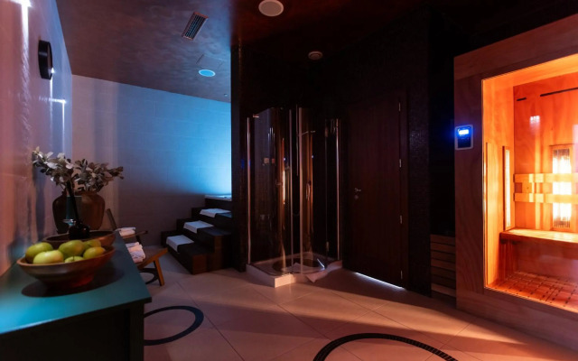 Roset Hotel & Residence