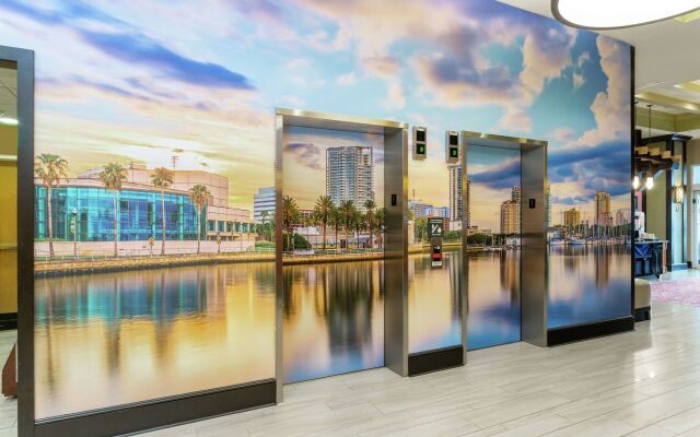 Hampton Inn & Suites St. Petersburg/Downtown
