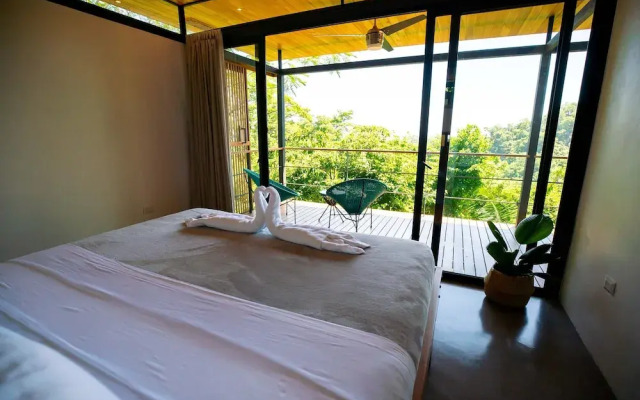 The Green House - Santa Teresa