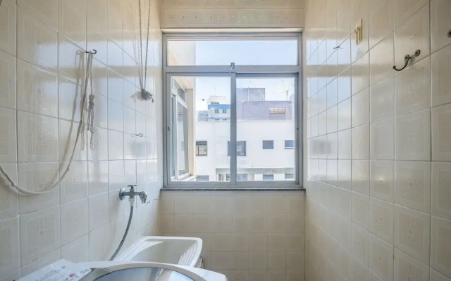 2-bedroom Apt 200 m From the Beach Jsl0902