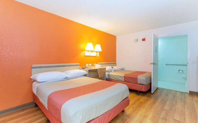 Motel 6 Hayward, CA – Silicon Valley Gateway