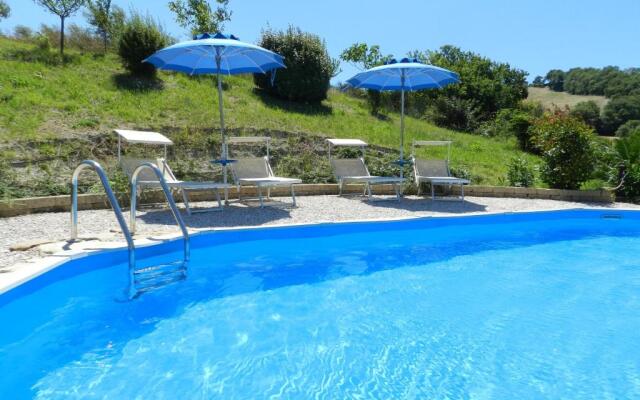 Rosa nel Pozzo Apartments and B&B