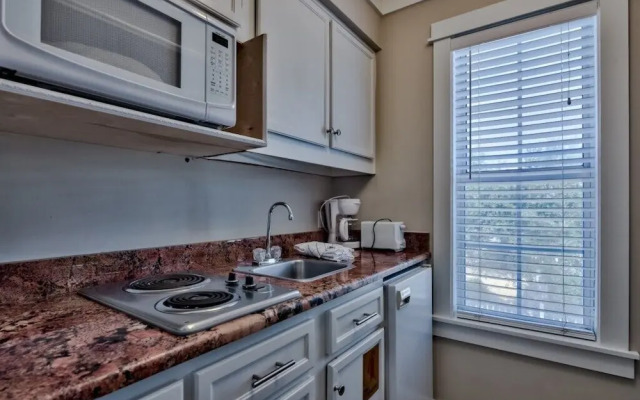 Crystal Oasis Across From Beach Heated Pool