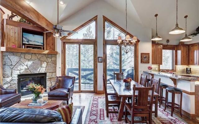 Amber Sky - Ski-In/Ski-Out by RedAwning