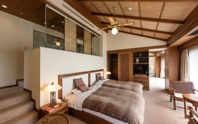Crystal View Hotel	