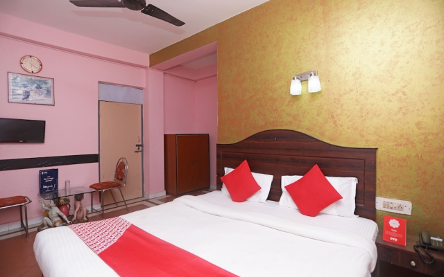 Capital O 6077 Hotel Ashraya