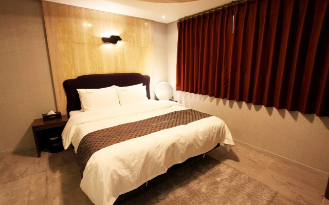 Yeongdeungpo Jardin Hotel