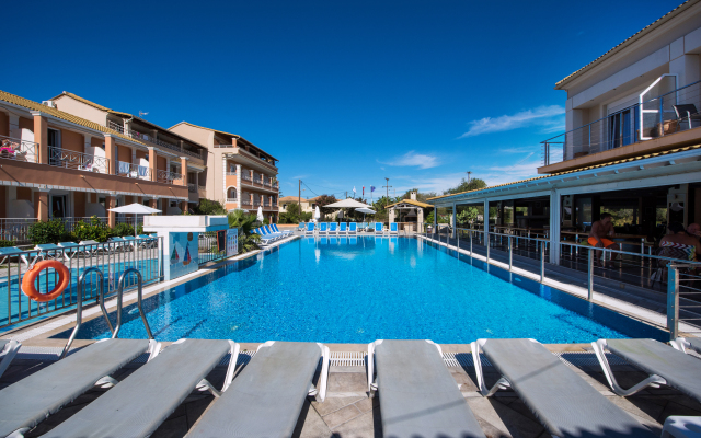 Kavos Plaza Hotel