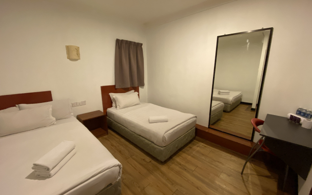 Super OYO 89847 Switz Paradise Hotel